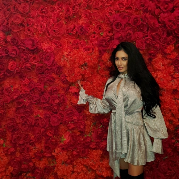 Meet your Posher, Alicia 💗💕💗 - Picture 6 of 16